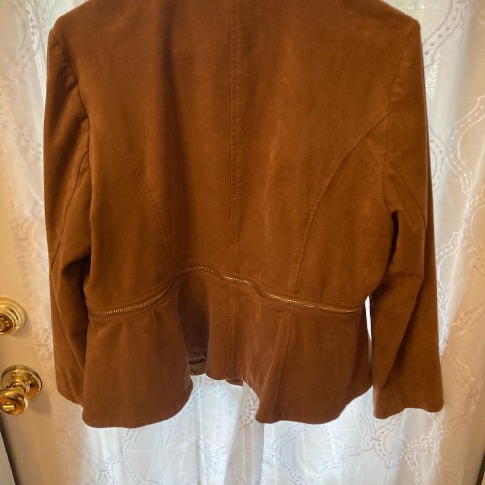 Chico’s Faux Suede Zip Waist Jacket Brown Listed as Size 2 but fit is larger - Picture 4 of 4